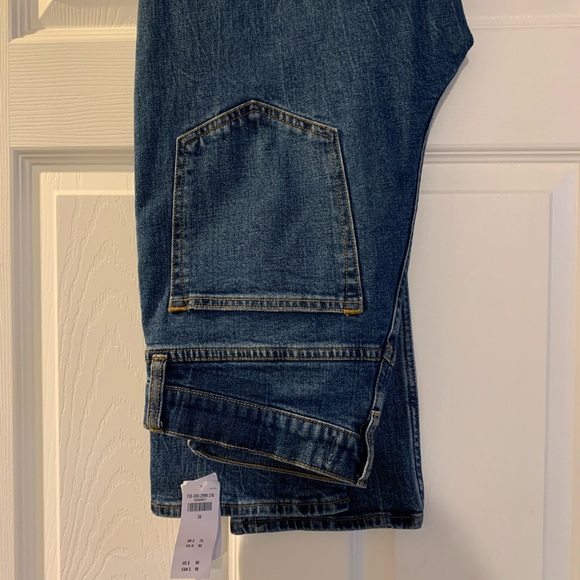 Abercrombie & Fitch Ultra High Rise 90s Slim Straight Jean - Picture 3 of 3